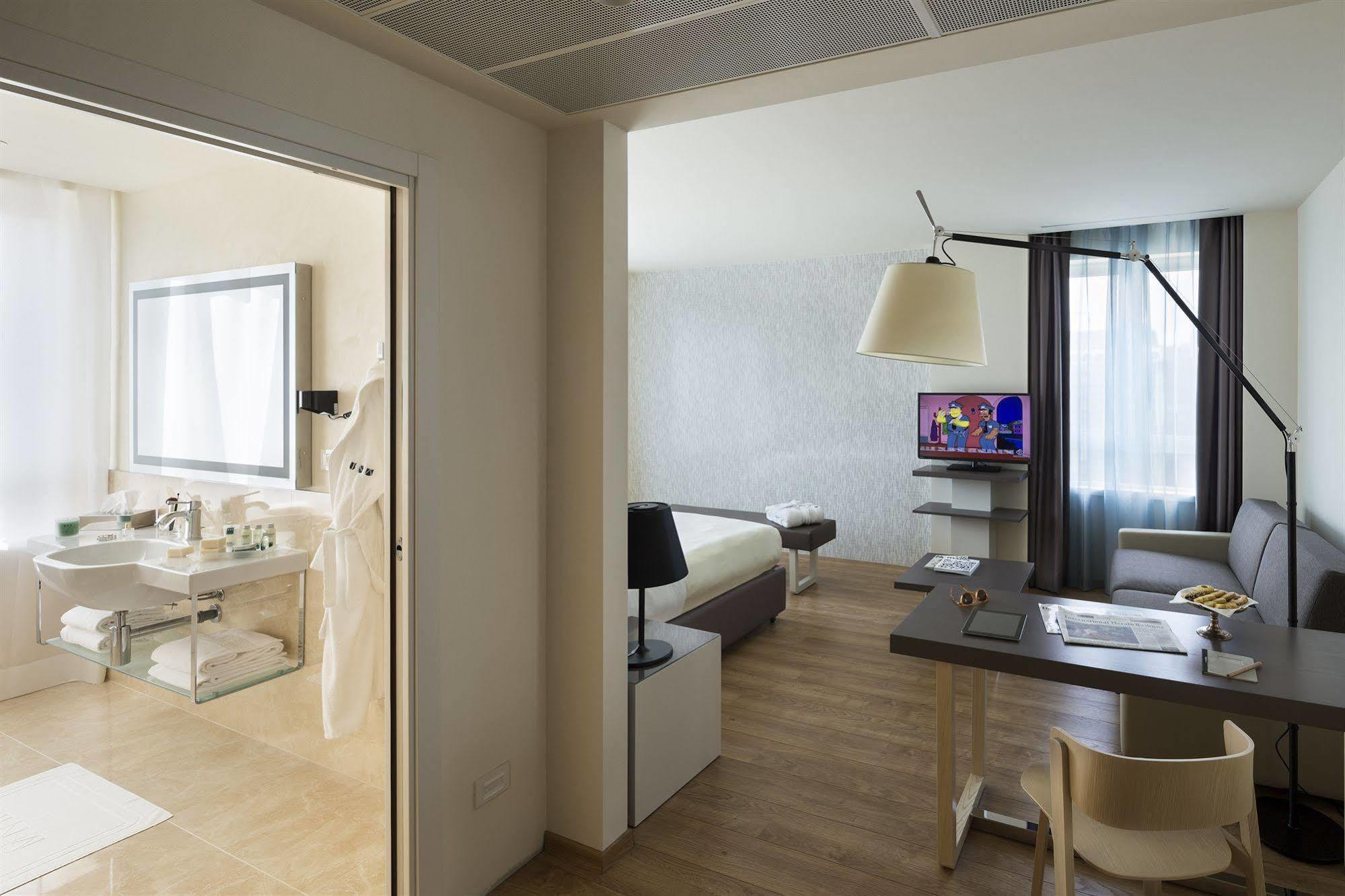 Una Hotels Century Milano Exterior photo
