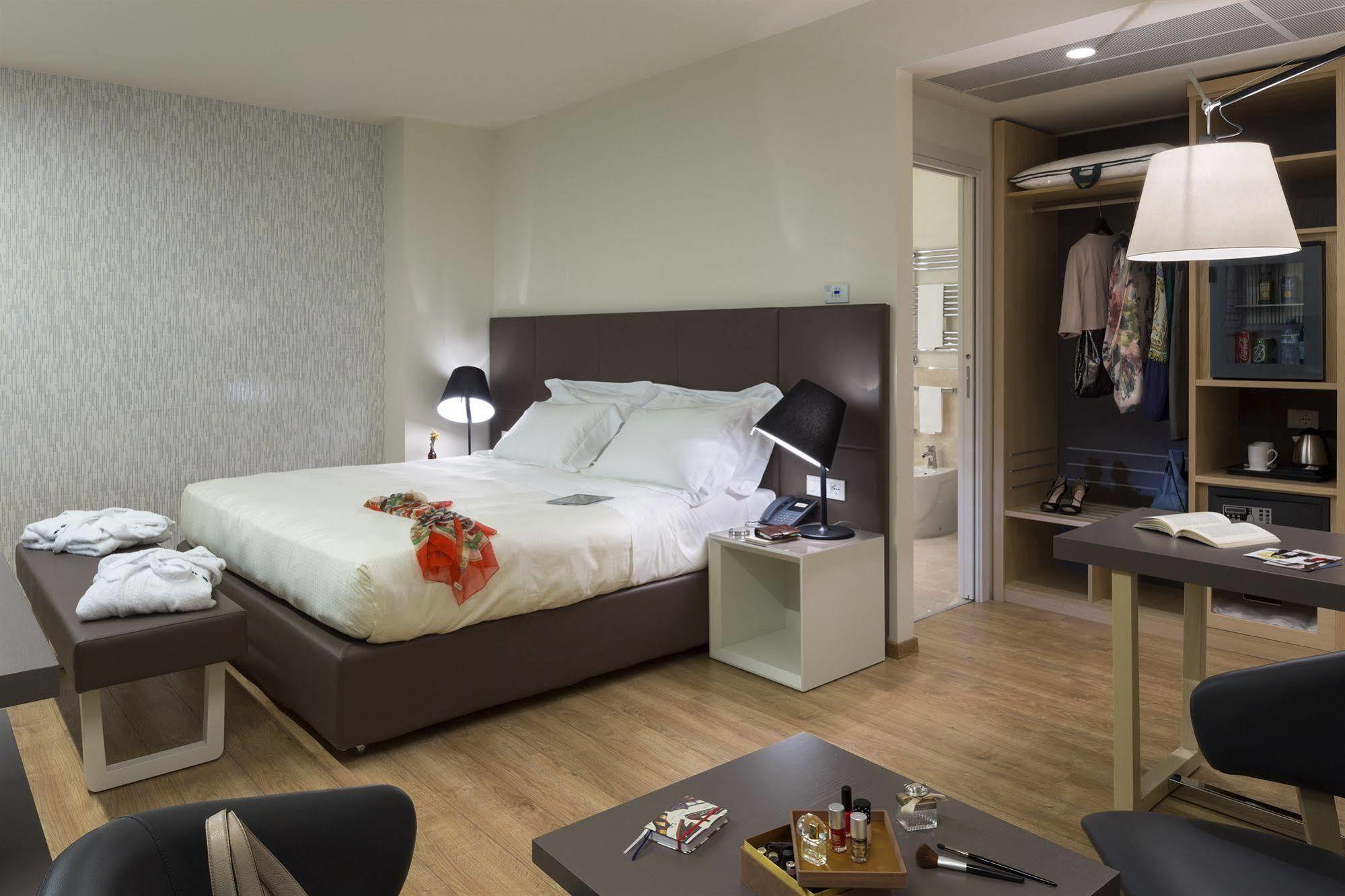 Una Hotels Century Milano Exterior photo